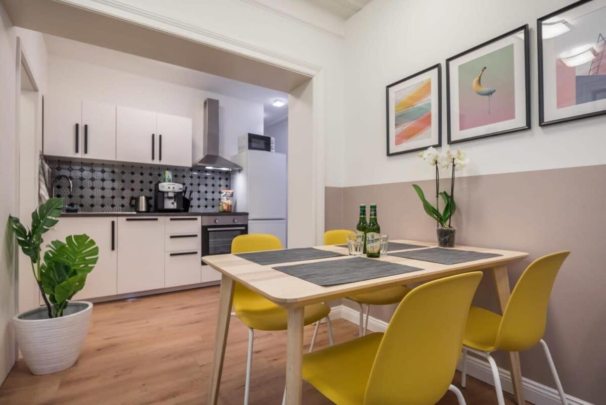 Charming Apartment In Prime Location Hamburg Exterior foto